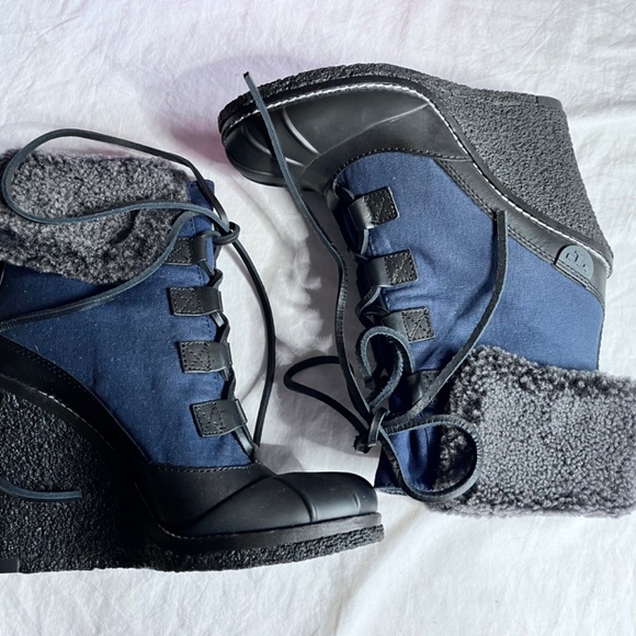 TORY BURCH Fairfax Shearling-Lined Wedge Boot (NIB) - Picture 6 of 6